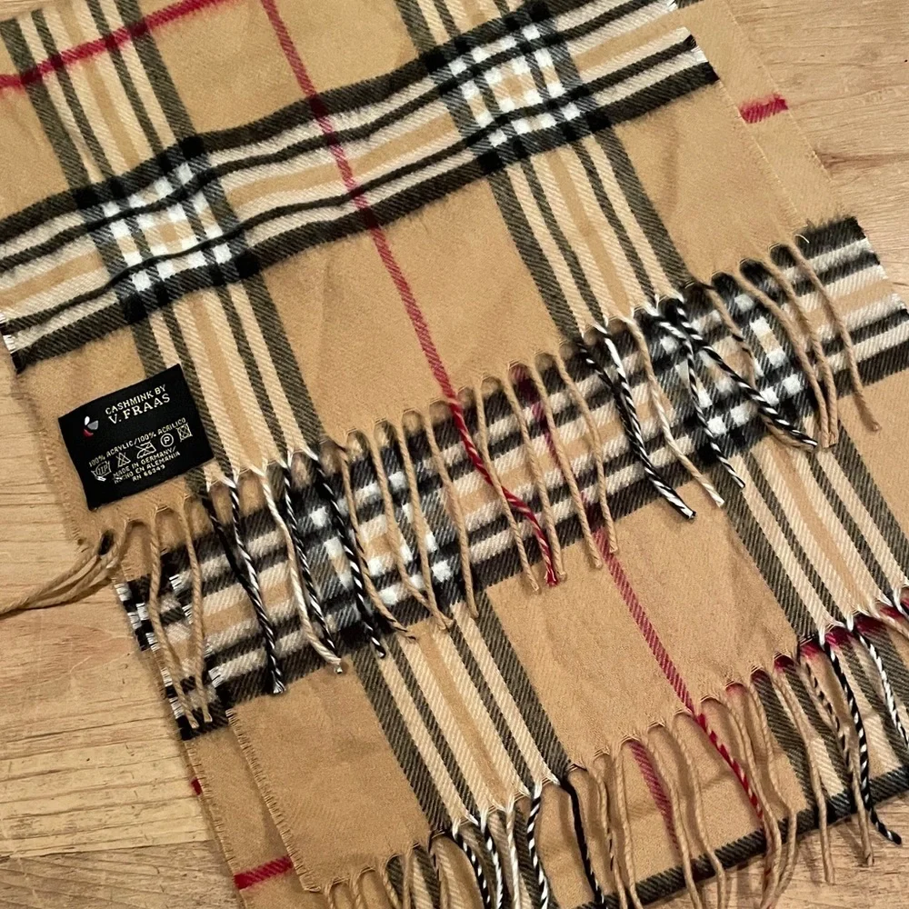 V Fraas Cashmink Burberry Print Soft Tartan Plaid Scarf Gold Black Camel Color